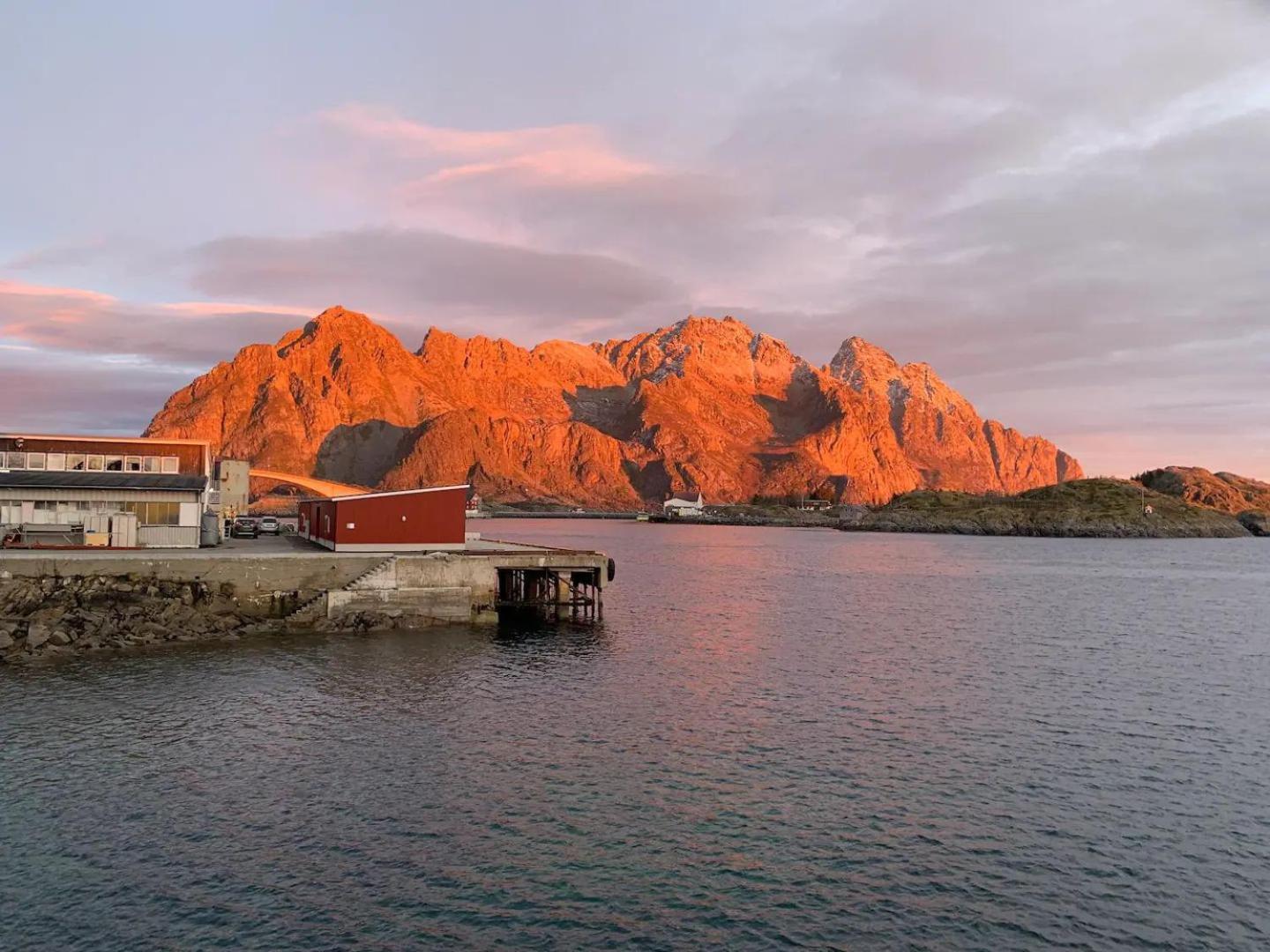 Stor Moderne Leilighet I Henningsvaer, 70 Kvm Dış mekan fotoğraf